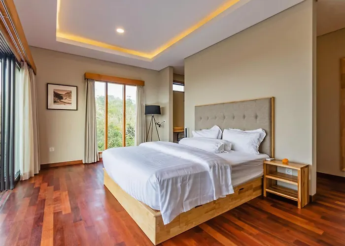 Treetop Villa *